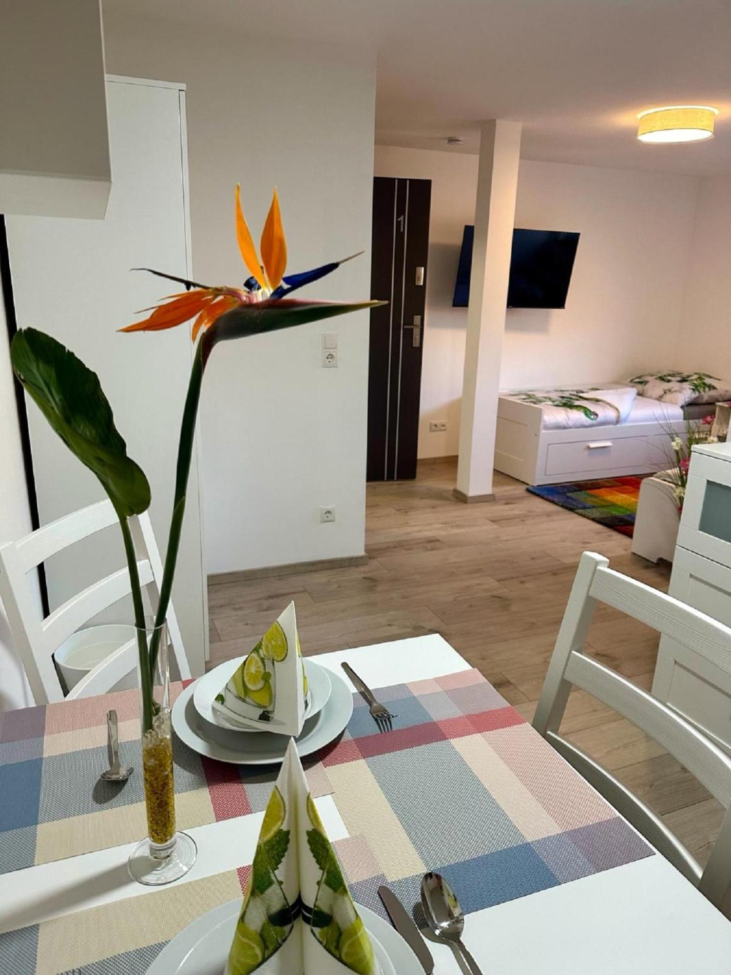 Ferienwohnungen Goja Bad Konigshofen Bagian luar foto