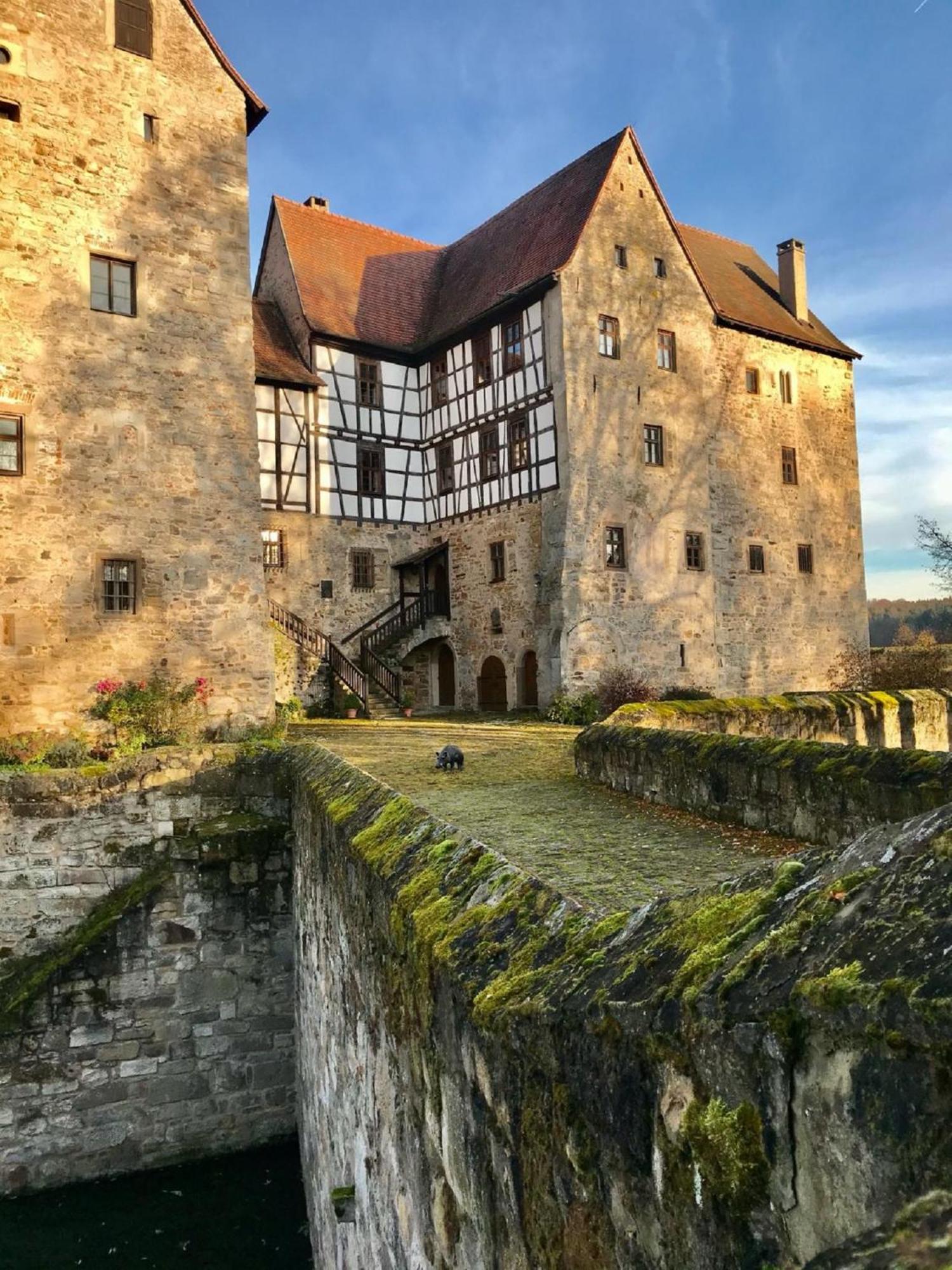 Ferienwohnungen Goja Bad Konigshofen Bagian luar foto